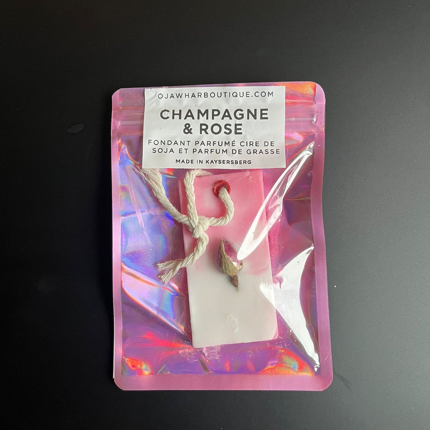Sachet du fondant suspension Champagne & Rose, cire de soja naturelle, parfum floral et fruité, fabrication artisanale à Kaysersberg.