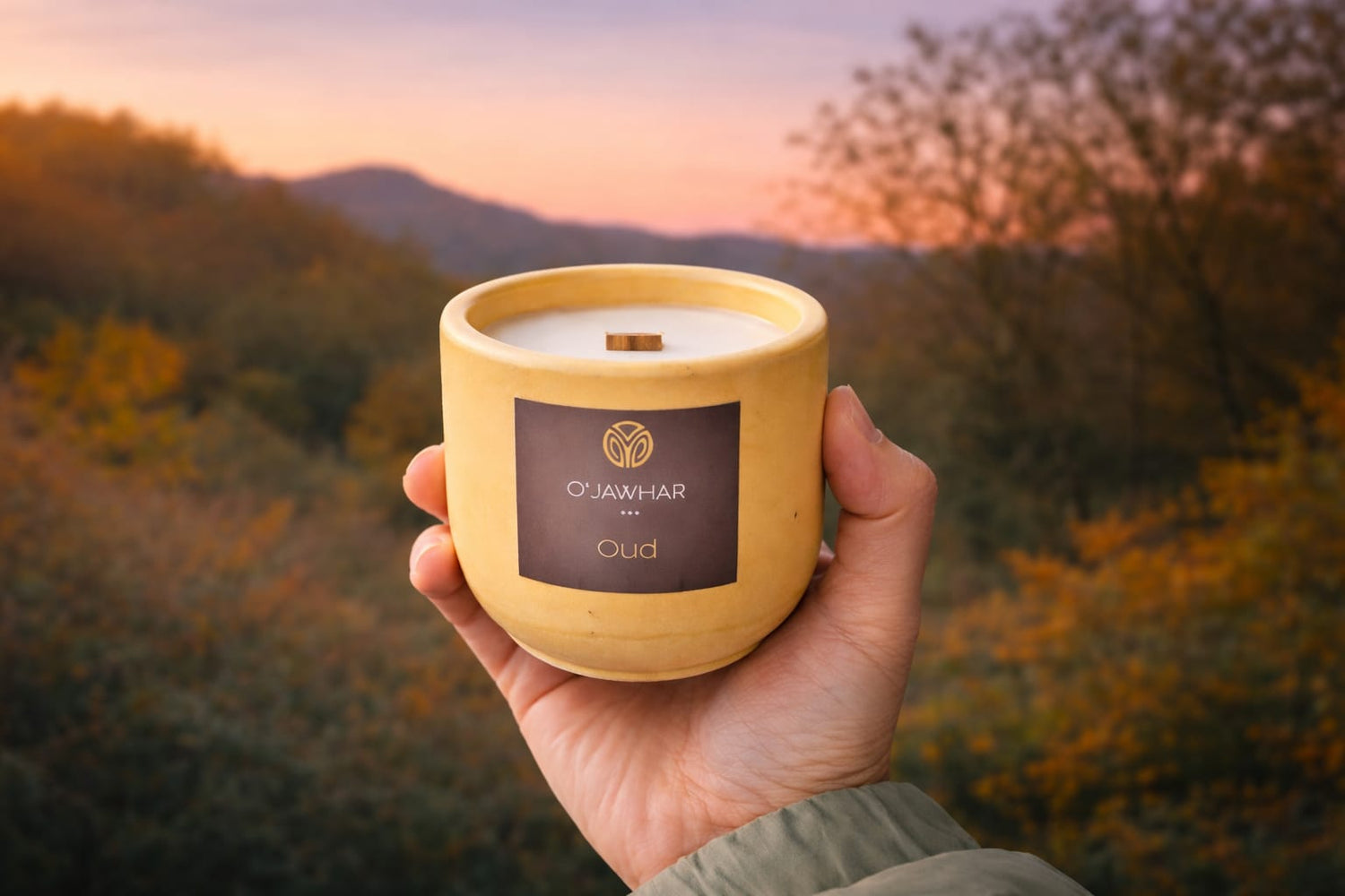 Bougie en béton parfumée Cedar Wood & Jasmine O’Jawhar – cire de soja, mèche bois