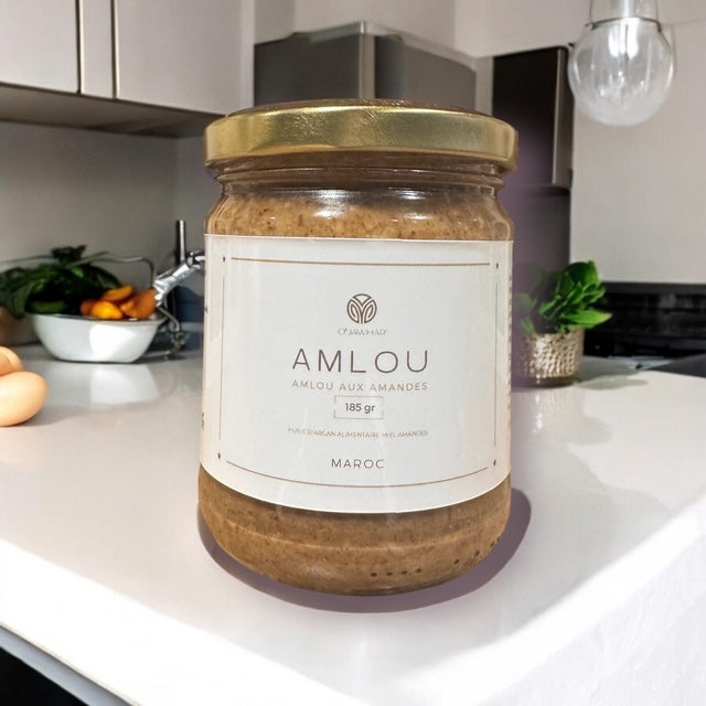 Pot d’Amlou dans une cuisine moderne - idée de consommation quotidienne gourmande