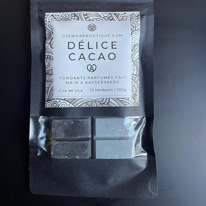 Sachet noir contenant 10 carrés de fondant delice cacao, parfum chocolat , fait main à Kaysersberg.