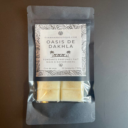 Sachet noir contenant 10 carrés de fondant Oasis Dakhla, parfum lavande, cannelle, cypriol, myrrhe, héliotrope, bois de gaiac, mousse, ambre, vanille, tonka, benjoin et daim, décor micra dorée, fait main à Kaysersberg.