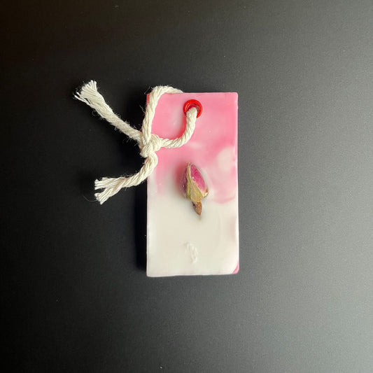 Fondant suspension Champagne & Rose 27 g, cire de soja naturelle, parfum floral et fruité, fait main au centre O’Jawhar.