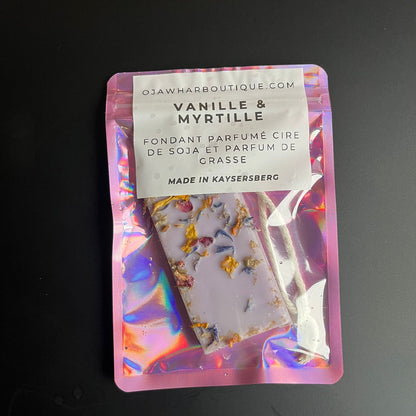 Sachet du fondant suspension Vanille Myrtille, cire de soja naturelle, parfum gourmand et fruité, fabrication artisanale à Kaysersberg.