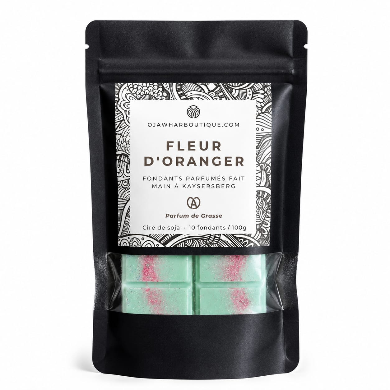 Fondants parfumés Fleur d’Oranger O’JAWHAR en sachet noir avec cire de soja et parfum floral sur fond blanc