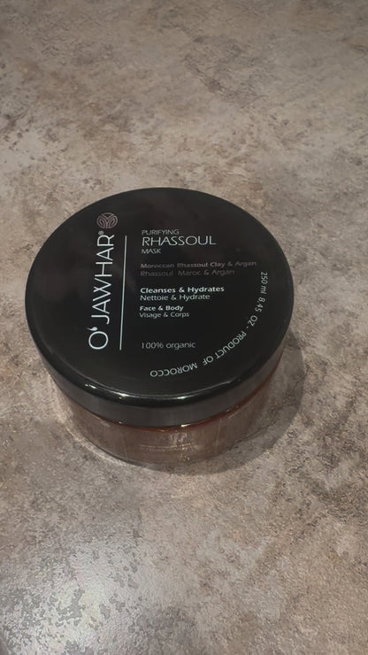 Présentation du masque Rhassou O'Jawhar - nettoie et hydrate visage et corps avec argile marocaine et huile d'argan
