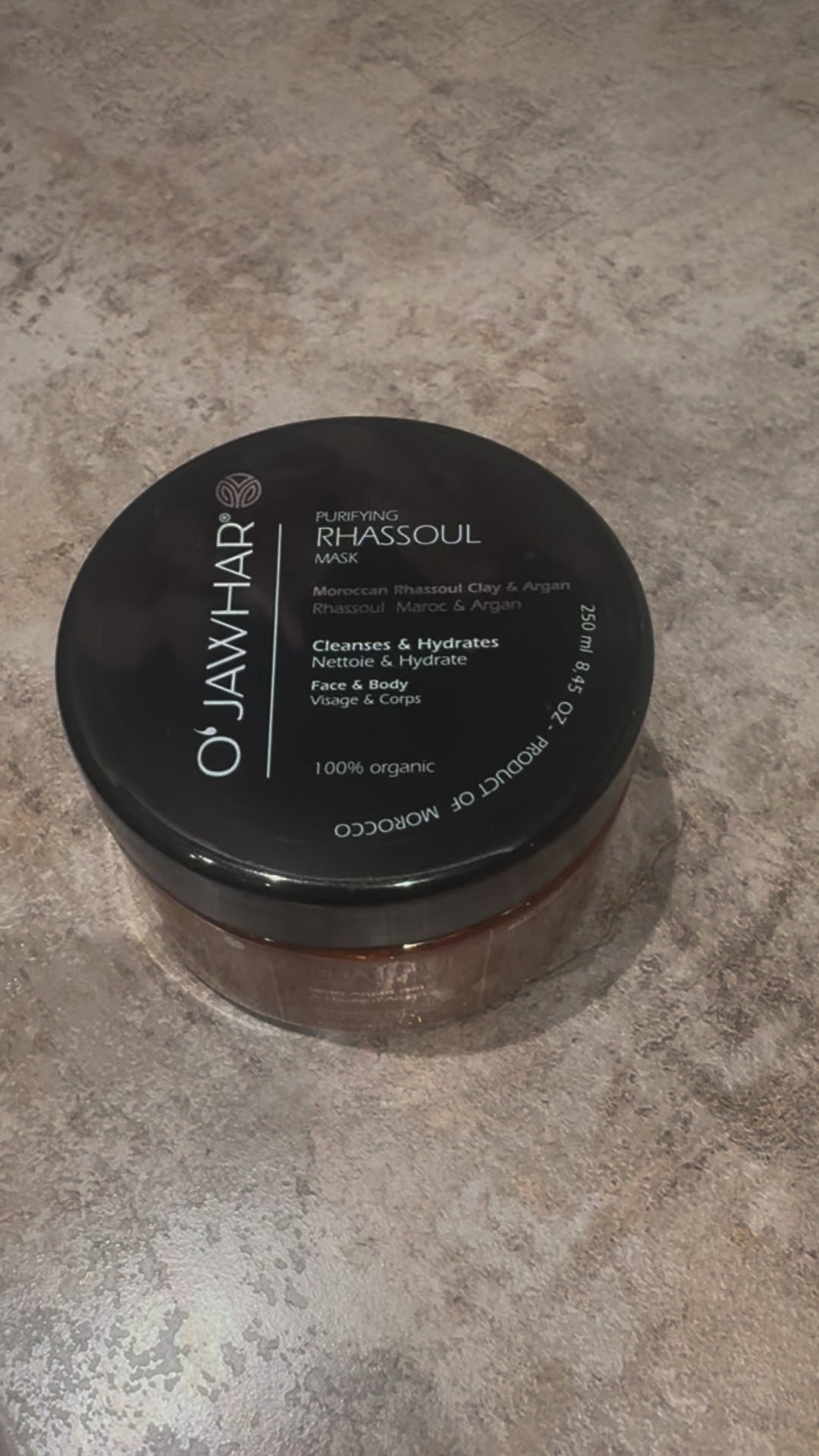 Présentation du masque Rhassou O'Jawhar - nettoie et hydrate visage et corps avec argile marocaine et huile d'argan